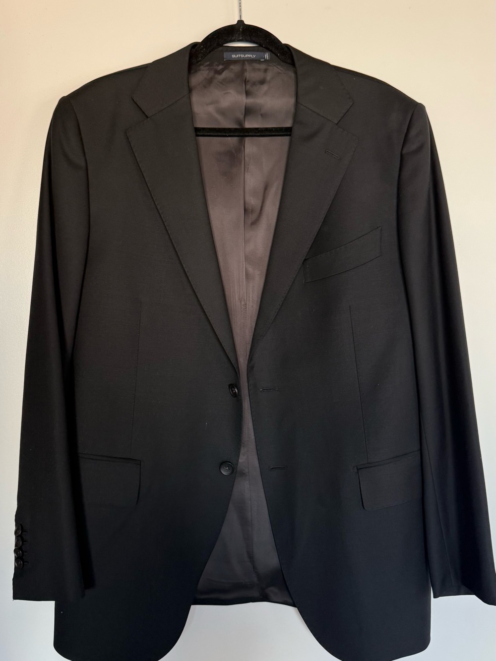 Suitsupply Black Men's Lazio Suit